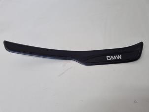 Usagé Tapisserie marche arrière BMW 3 serie (E90) 320i 16V Prix € 30,00 Règlement à la marge proposé par Het Viaduct