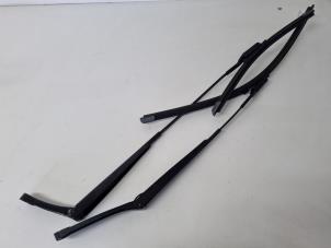 Used Set of wiper blades Volkswagen Polo V (6R) 1.2 TSI Price € 30,00 Margin scheme offered by Het Viaduct