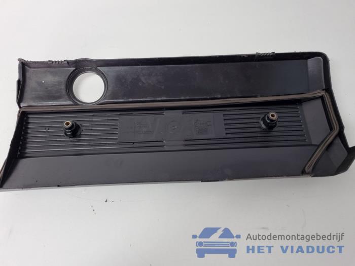 Abdeckblech Motor van een BMW 3 serie (E46/4) 328i 24V 2001