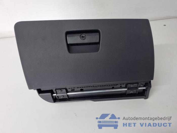Begagnade Handskfack BMW 3 serie (E90) 320i 16V Pris € 40,00 Marginaltabell erbjuds av Het Viaduct