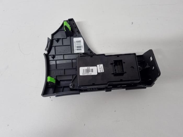 Switch (miscellaneous) from a Hyundai i30 (GDHB5) 1.4 16V 2014