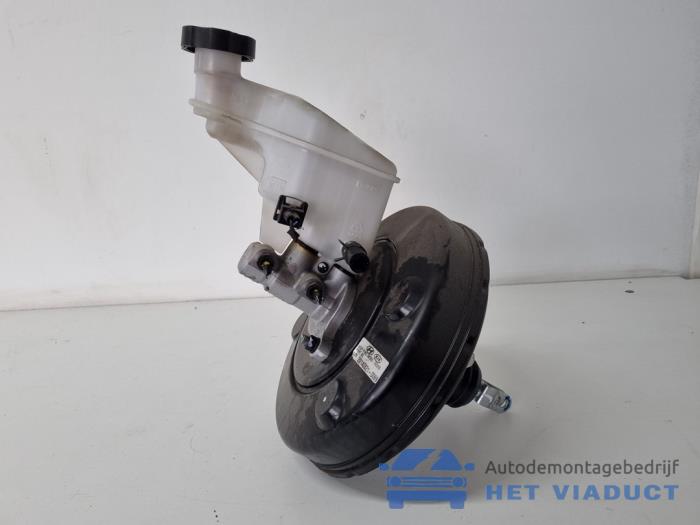 Usagé Servo frein Hyundai i30 (GDHB5) 1.4 16V Prix € 50,00 Règlement à la marge proposé par Het Viaduct
