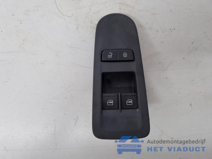 Usados Interruptor combinado de ventanillas Seat Mii 1.0 12V Precio € 30,00 Norma de margen ofrecido por Het Viaduct