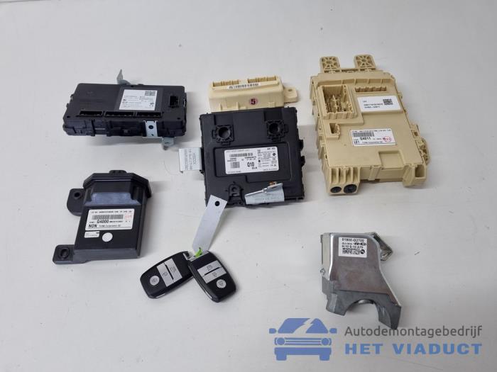 Used Ignition lock + computer Kia Niro I (DE) E-Niro 64 kWh Price € 650,00 Margin scheme offered by Het Viaduct