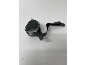 Usagé Ceinture arrière gauche Dacia Duster (HS) 1.6 16V LPG Prix € 45,00 Règlement à la marge proposé par Het Viaduct