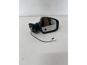 Used Wing mirror, right Dacia Duster (HS) 1.6 16V LPG Price € 75,00 Margin scheme offered by Het Viaduct
