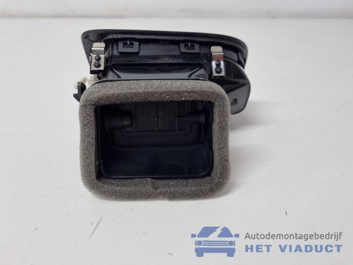Dashboard vent Volkswagen Polo V 1.0 12V BlueMotion Technology