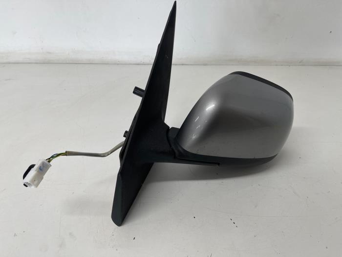 Wing mirror, left from a Dacia Dokker (0S) 1.6 LPG 2015
