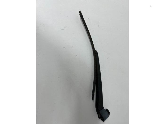 Rear wiper arm from a Skoda Fabia II Combi 1.2i 12V 2012
