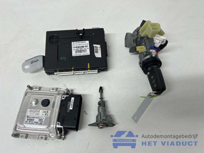 Used Ignition lock + computer Hyundai i30 (GDHB5) 1.4 16V Price € 185,00 Margin scheme offered by Het Viaduct