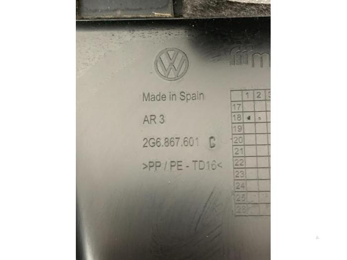 Tapicerka tylnej klapy z Volkswagen Polo VI (AW1) 1.0 TSI 12V 2018