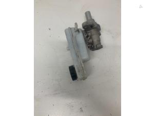 Used Master cylinder Volkswagen Polo VI (AW1) 1.0 TSI 12V Price € 35,00 Margin scheme offered by Het Viaduct