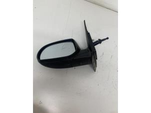 Used Wing mirror, left Hyundai i10 (F5) 1.1i 12V Price € 35,00 Margin scheme offered by Het Viaduct