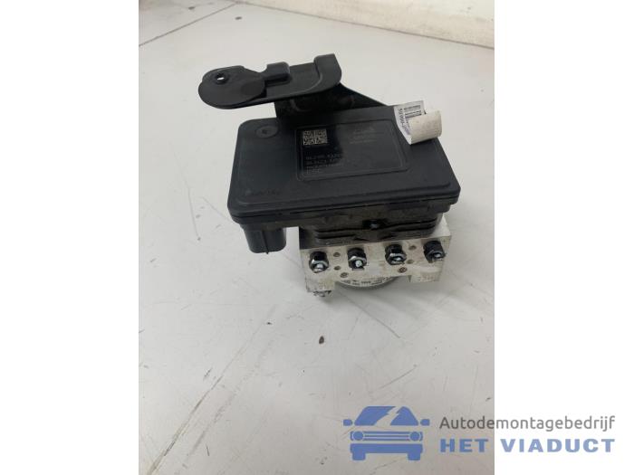 Begagnade ABS-pump Hyundai i10 (B5) 1.0 12V Pris € 150,00 Marginaltabell erbjuds av Het Viaduct