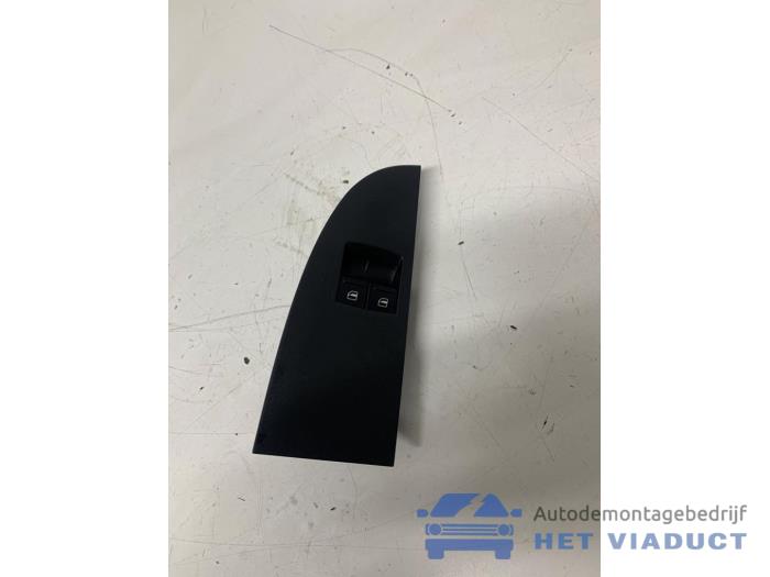 Usados Interruptor de ventanilla eléctrica Seat Leon (1P1) 1.2 TSI Precio € 35,00 Norma de margen ofrecido por Het Viaduct