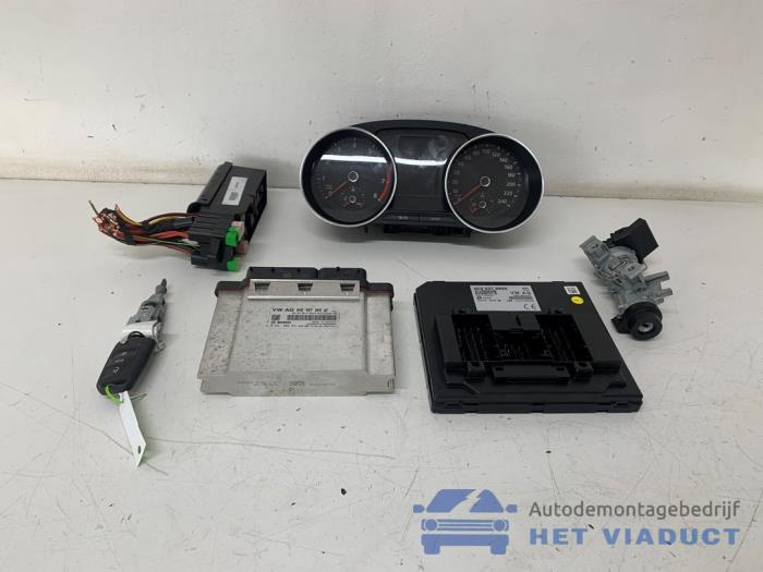 Used Ignition lock + computer Volkswagen Polo V (6R) 1.2 TSI 16V BlueMotion Technology Price € 300,00 Margin scheme offered by Het Viaduct