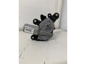 Used Rear wiper motor Renault Captur (2R) 0.9 Energy TCE 12V Price € 70,00 Margin scheme offered by Het Viaduct