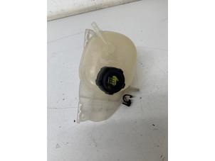 Used Expansion vessel Renault Twingo III (AH) 1.0 SCe 70 12V Price € 30,00 Margin scheme offered by Het Viaduct