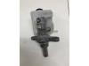 Master cylinder from a Renault Twingo III (AH) 1.0 SCe 70 12V 2017