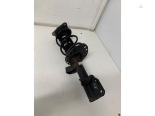 Used Front shock absorber rod, right Renault Twingo III (AH) 1.0 SCe 70 12V Price € 75,00 Margin scheme offered by Het Viaduct