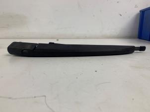 Used Rear wiper arm Renault Clio IV (5R) 0.9 Energy TCE 90 12V Price € 30,00 Margin scheme offered by Het Viaduct