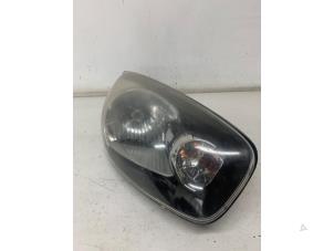 Used Headlight, right Kia Picanto (TA) 1.0 12V Price € 100,00 Margin scheme offered by Het Viaduct