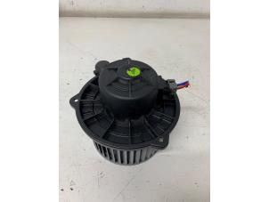 Used Heating and ventilation fan motor Hyundai i20 1.2i 16V Price € 35,00 Margin scheme offered by Het Viaduct