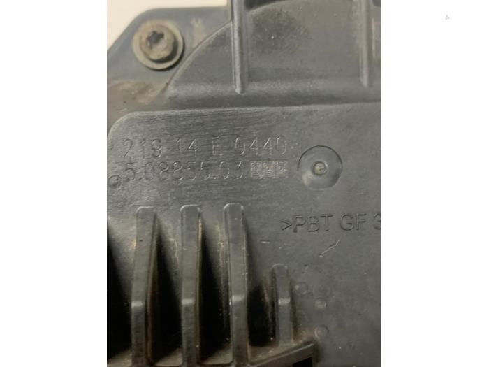 Exhaust throttle valve from a Mercedes-Benz Citan (415.6) 1.5 108 CDI 2014