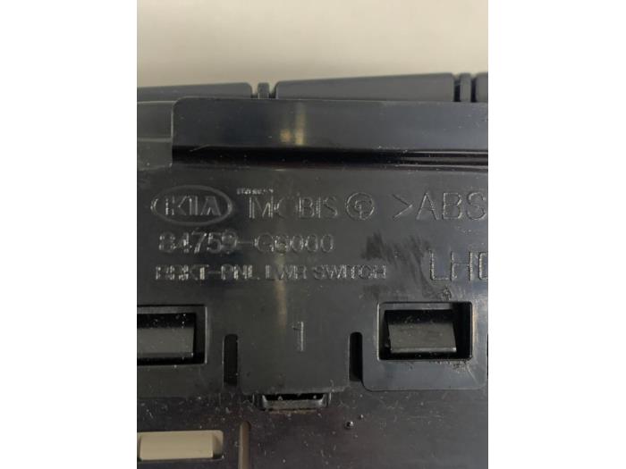 ASR Schalter van een Kia Picanto (JA) 1.0 12V 2018