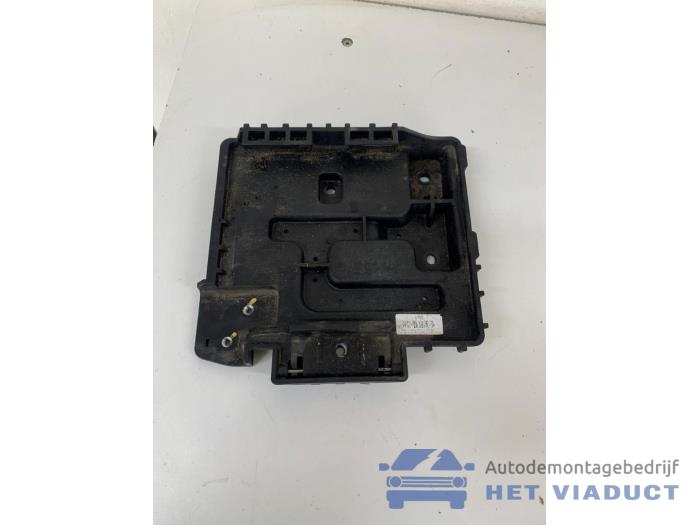 Begagnade Batterilåda Kia Picanto (JA) 1.0 12V Pris € 25,00 Marginaltabell erbjuds av Het Viaduct