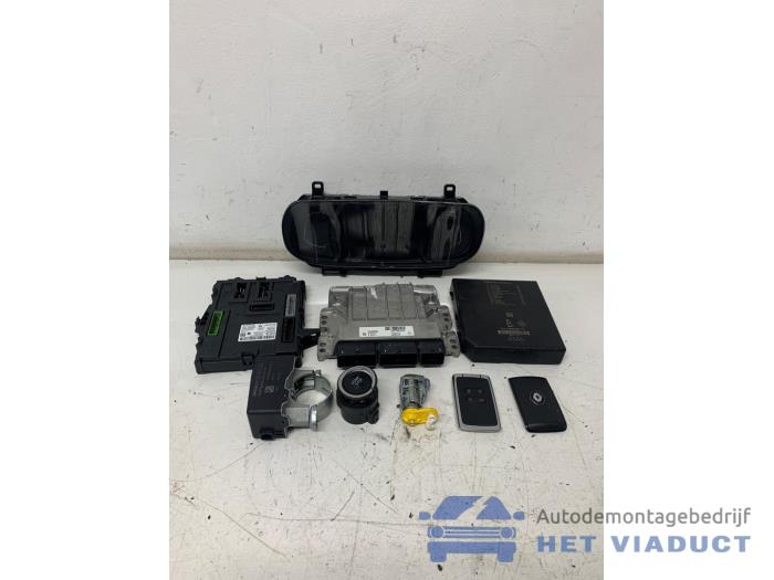 Used Ignition lock + computer Renault Kadjar (RFEH) 1.2 Energy TCE 130 Price € 450,00 Margin scheme offered by Het Viaduct