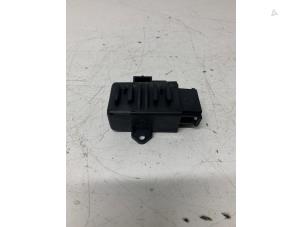 Used Seat heating module Volkswagen Polo VI (AW1) 1.6 TDI 16V 95 Price € 25,00 Margin scheme offered by Het Viaduct