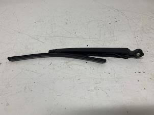 Used Rear wiper arm Volkswagen Polo VI (AW1) 1.6 TDI 16V 95 Price € 15,00 Margin scheme offered by Het Viaduct