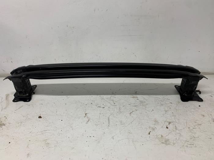 Rear bumper frame from a Volkswagen Polo VI (AW1) 1.6 TDI 16V 95 2019