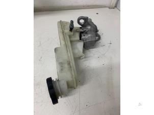 Used Master cylinder Opel Astra K 1.4 Turbo 16V Price € 45,00 Margin scheme offered by Het Viaduct