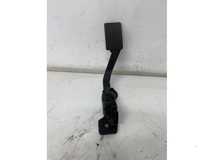 Accelerator pedal from a Mitsubishi Space Star (A0) 1.0 12V 2017