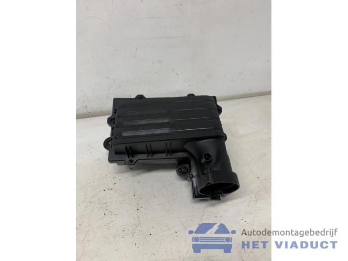 Begagnade Luftfilterhus Volkswagen Polo VI (AW1) 1.0 MPi 12V Pris € 75,00 Marginaltabell erbjuds av Het Viaduct
