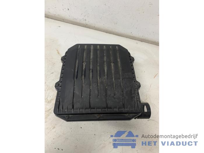 Begagnade Luftfilterhus Volkswagen Polo VI (AW1) 1.0 MPi 12V Pris € 50,00 Marginaltabell erbjuds av Het Viaduct
