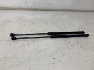 Used Set of bonnet gas struts Volkswagen Polo VI (AW1) 1.0 MPi 12V Price € 30,00 Margin scheme offered by Het Viaduct