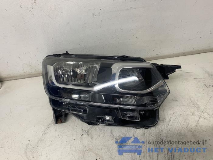 Używane Reflektor prawy Citroen Berlingo 1.6 BlueHDI 75 Cena € 350,00 Procedura marży oferowane przez Het Viaduct