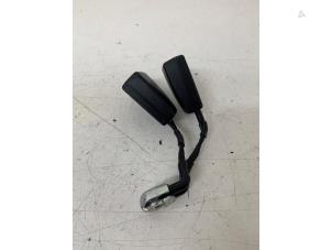 Used Rear seatbelt tensioner, centre Volkswagen Polo V (6R) 1.2 TSI Price € 30,00 Margin scheme offered by Het Viaduct