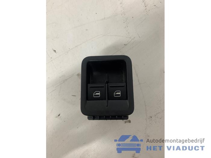 Usados Interruptor combinado de ventanillas Volkswagen Polo V (6R) 1.2 TSI Precio € 20,00 Norma de margen ofrecido por Het Viaduct
