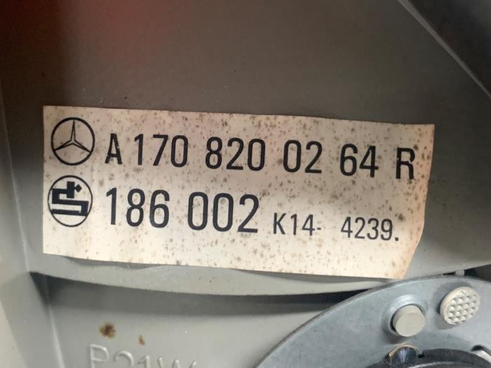 Tylne swiatlo pozycyjne prawe z Mercedes-Benz SLK (R170) 2.0 200 16V 1999