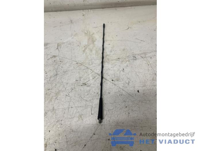 Używane Antena Opel Agila (B) 1.0 12V Cena € 25,00 Procedura marży oferowane przez Het Viaduct