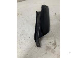 Used C-style sealing cover right Renault Clio IV Estate/Grandtour (7R) 1.5 Energy dCi 90 FAP Price € 25,00 Margin scheme offered by Het Viaduct