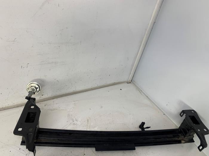 Front bumper frame from a Skoda Fabia III Combi (NJ5) 1.0 12V Greentech 2019