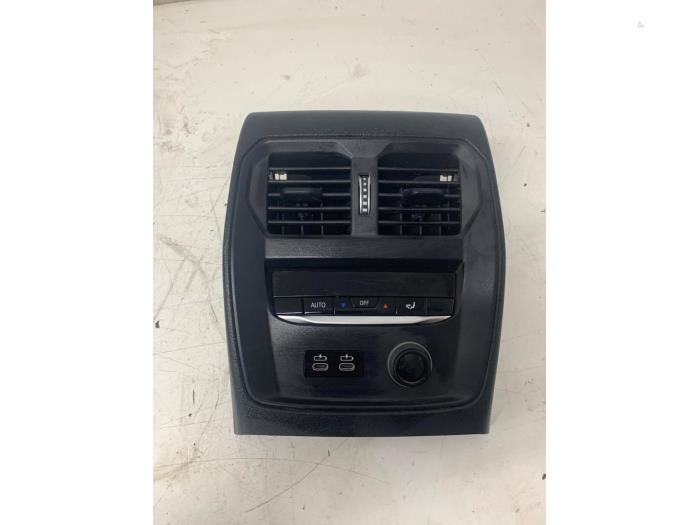 Heater control panel from a BMW 3 serie (G20) 330e 2.0 TwinPower Turbo 16V 2020