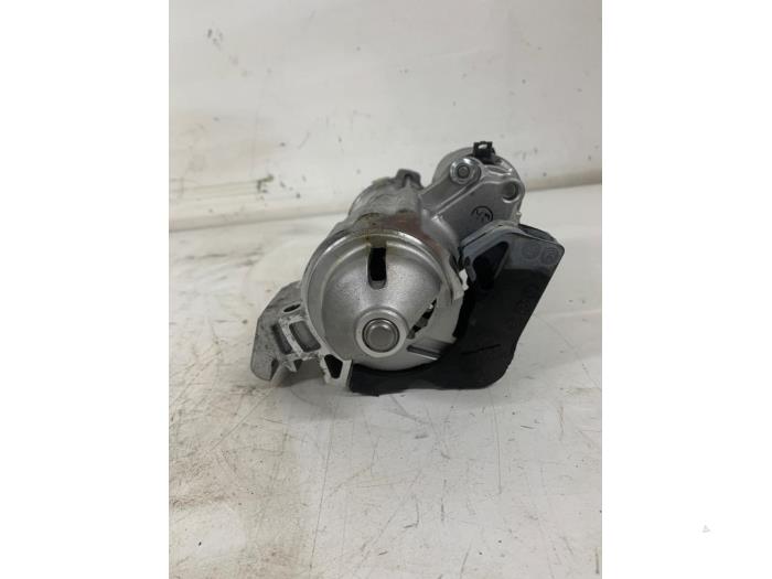 Starter from a BMW 3 serie (G20) 330e 2.0 TwinPower Turbo 16V 2020