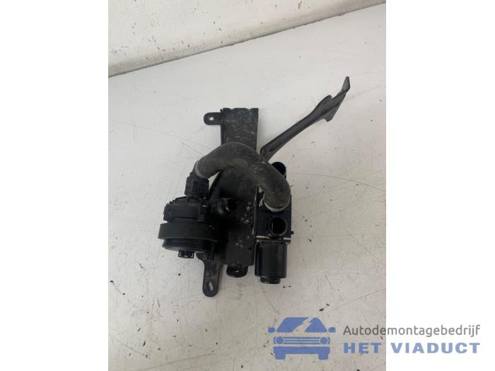 Begagnade Extra vattenpump BMW 3 serie (G20) 330e 2.0 TwinPower Turbo 16V Pris € 150,00 Marginaltabell erbjuds av Het Viaduct