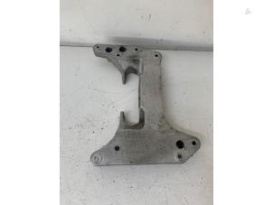 Used Gearbox mount BMW 3 serie (G20) 330e 2.0 TwinPower Turbo 16V Price € 100,00 Margin scheme offered by Het Viaduct